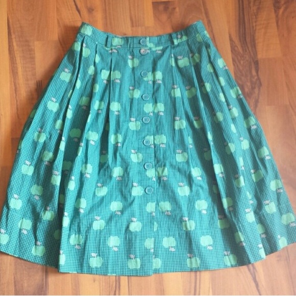 Emily and Fin “Frankie” Skirt with Apples - Picture 2 of 2
